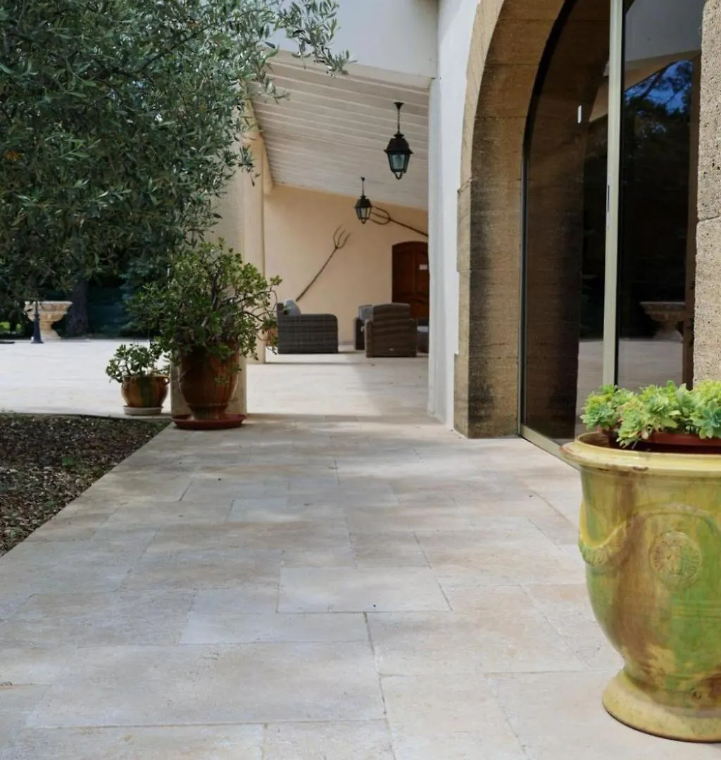 Holiday Home Cucuron By Interhome