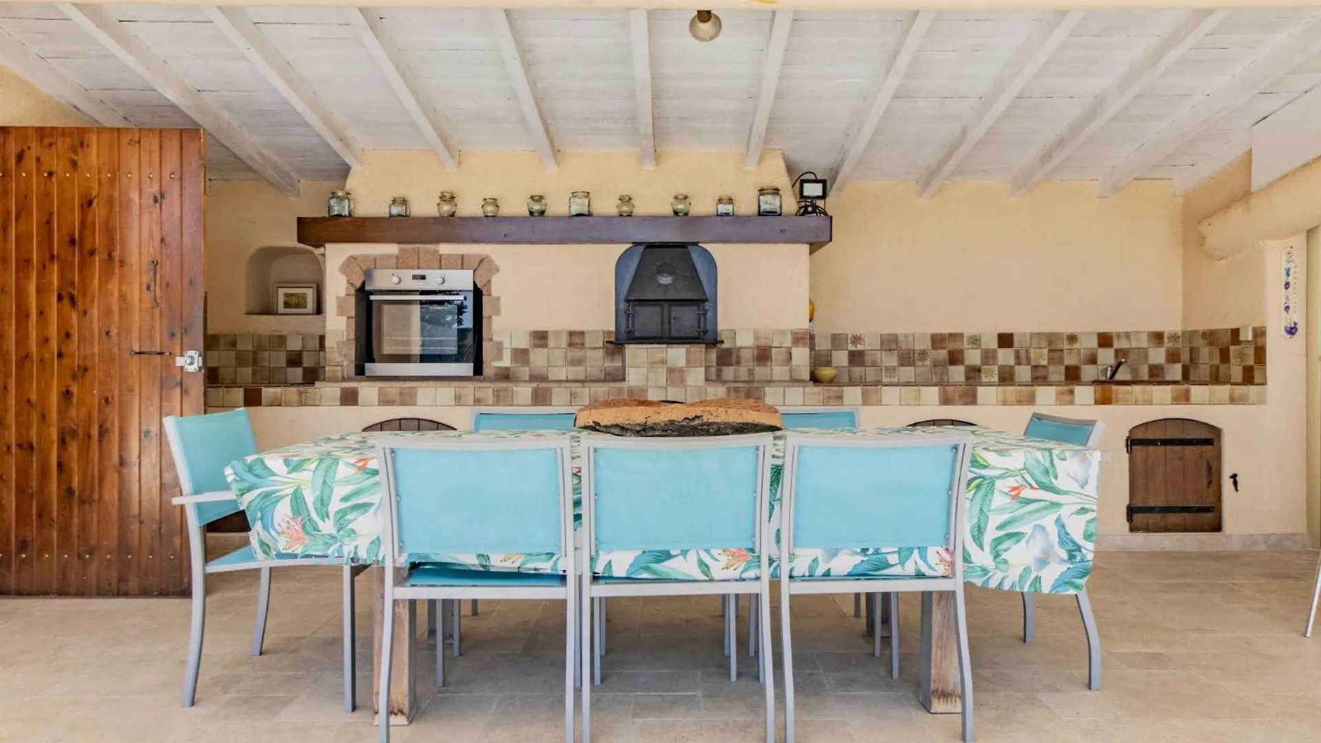 Holiday Home Cucuron By Interhome
